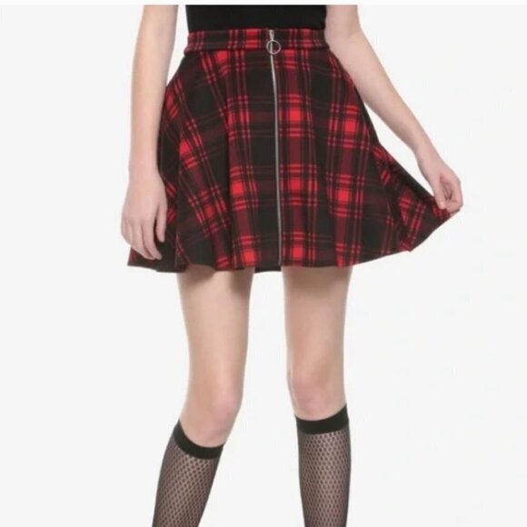 Hot Topic Red/Black Plaid O-Ring Mini Skater Skirt Size medium M 7 9 - Picture 3 of 11